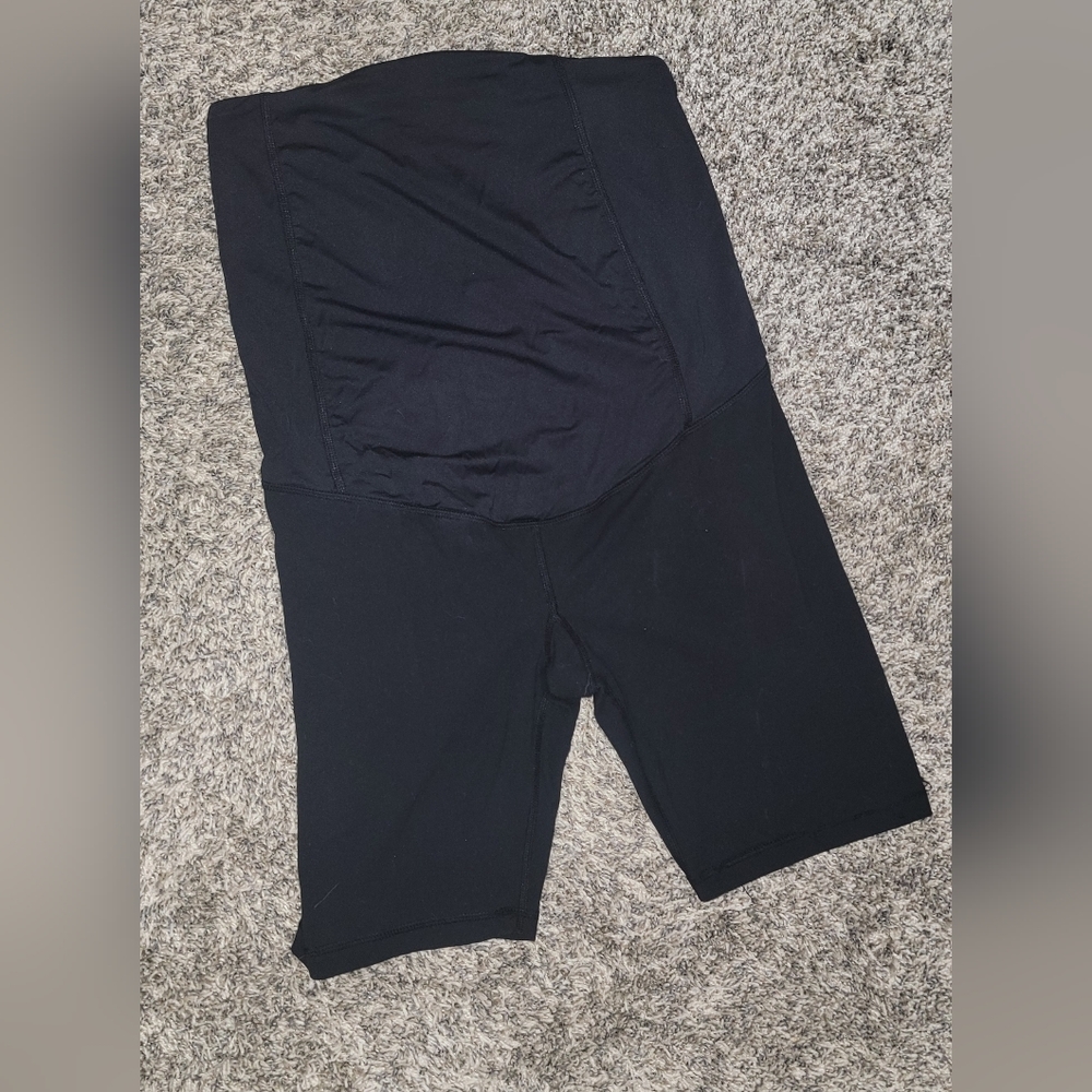 Isabella Maternity by Ingrid & Isabel, short leggings
